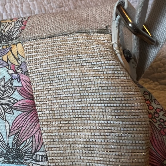 Floral and canvas fold over crossbody, gently used Sakroots - Picture 11 of 16